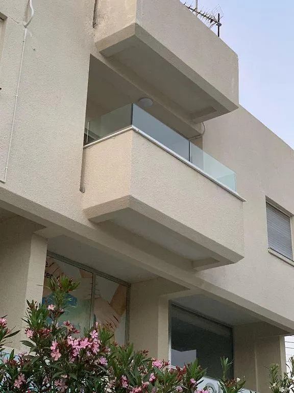 Tony'S Boutique Apartment لارنكا 0*,